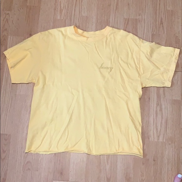 Brandy Melville Tops - Brandy Melville HONEY Cropped Tee (NWOT)